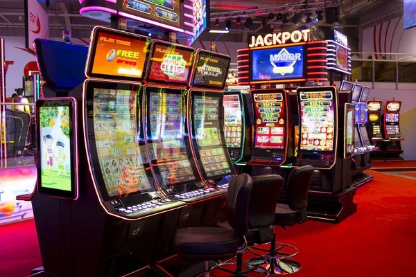 mei4d platform showing live dealer table, sportsbook, and slots games on desktop and mobile