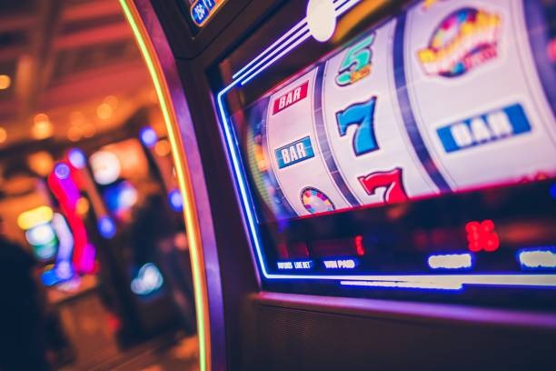 Captain's Bounty live dealer table showing bounty pool counter and player cards